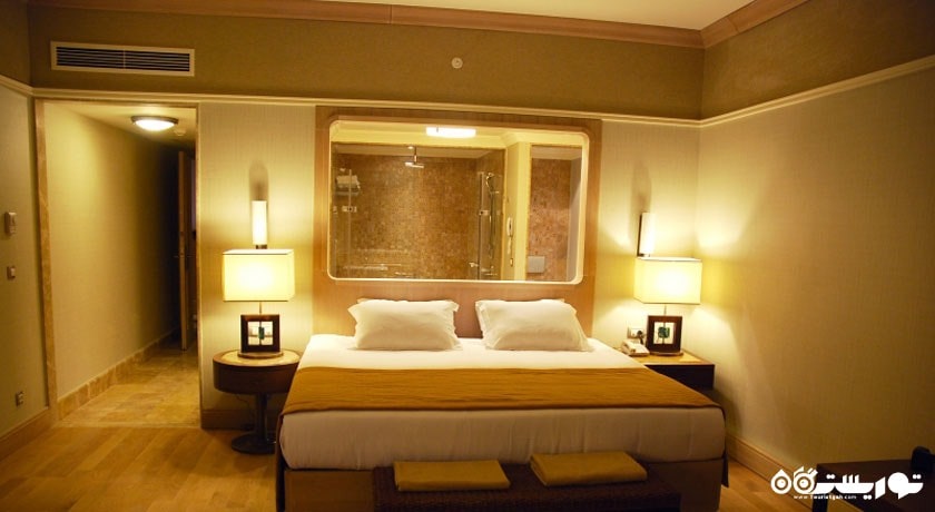 تخت بزرگ اتاق استاندارد